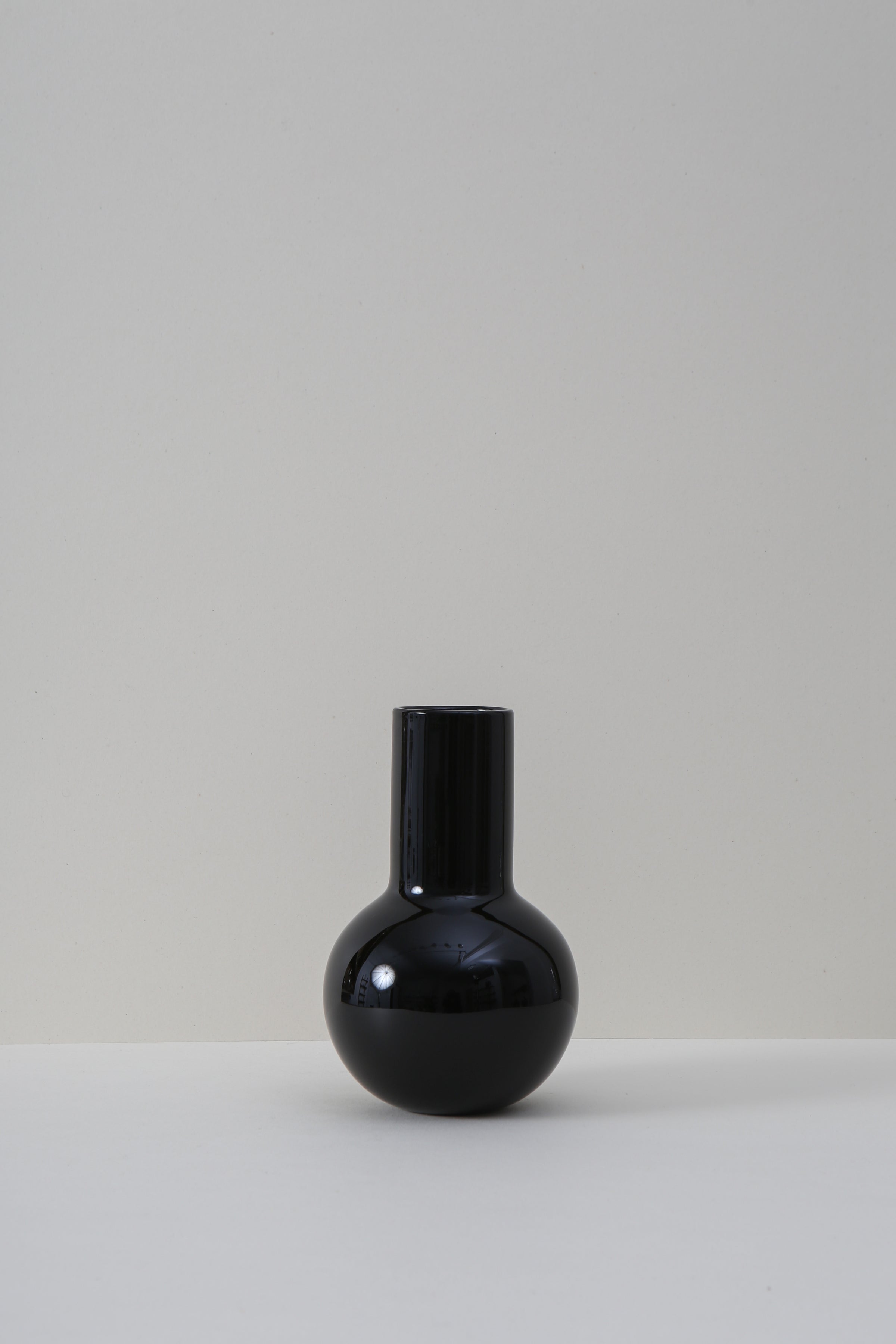 Petite Calyx Vase - Black