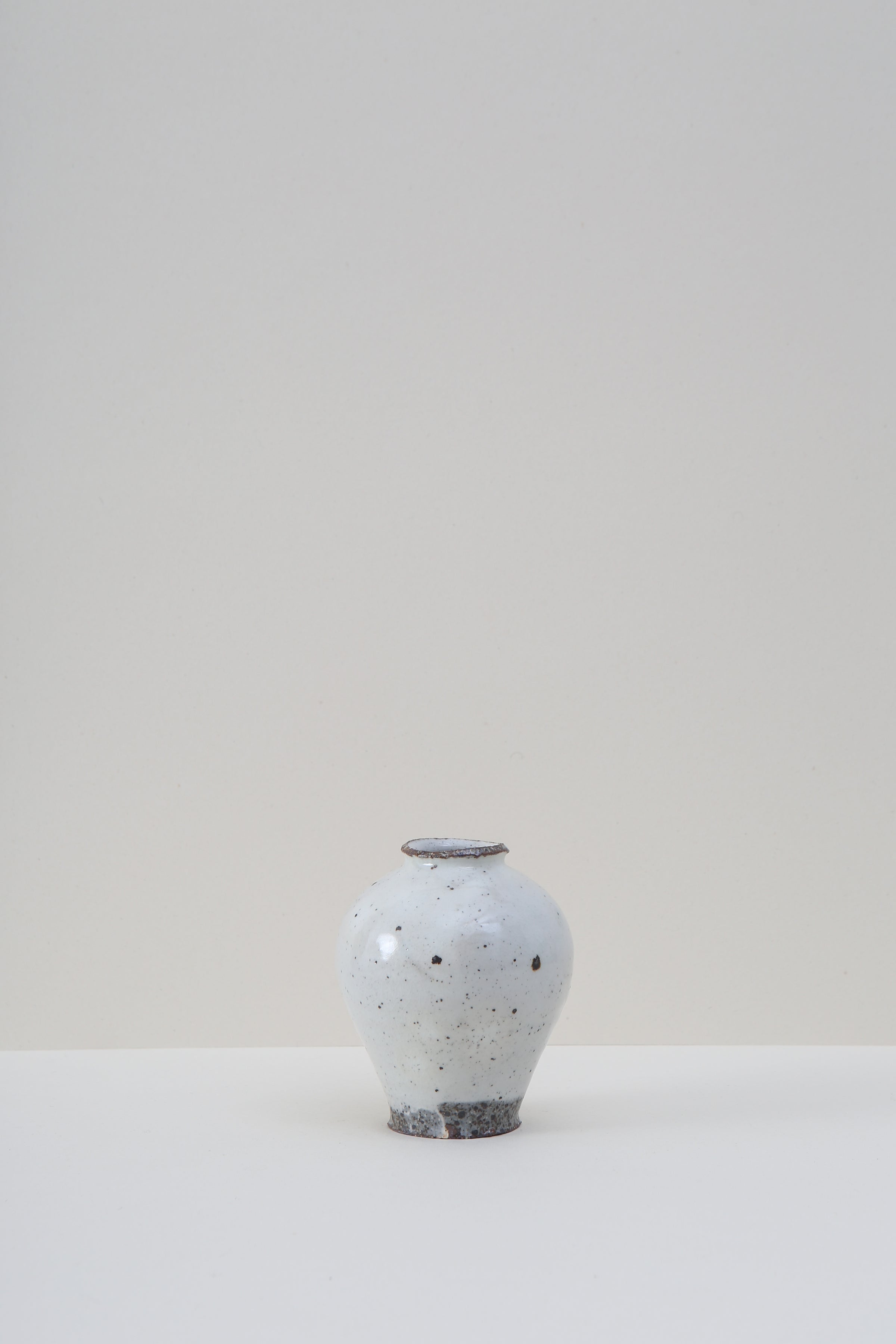 Kaolin Flower Vase