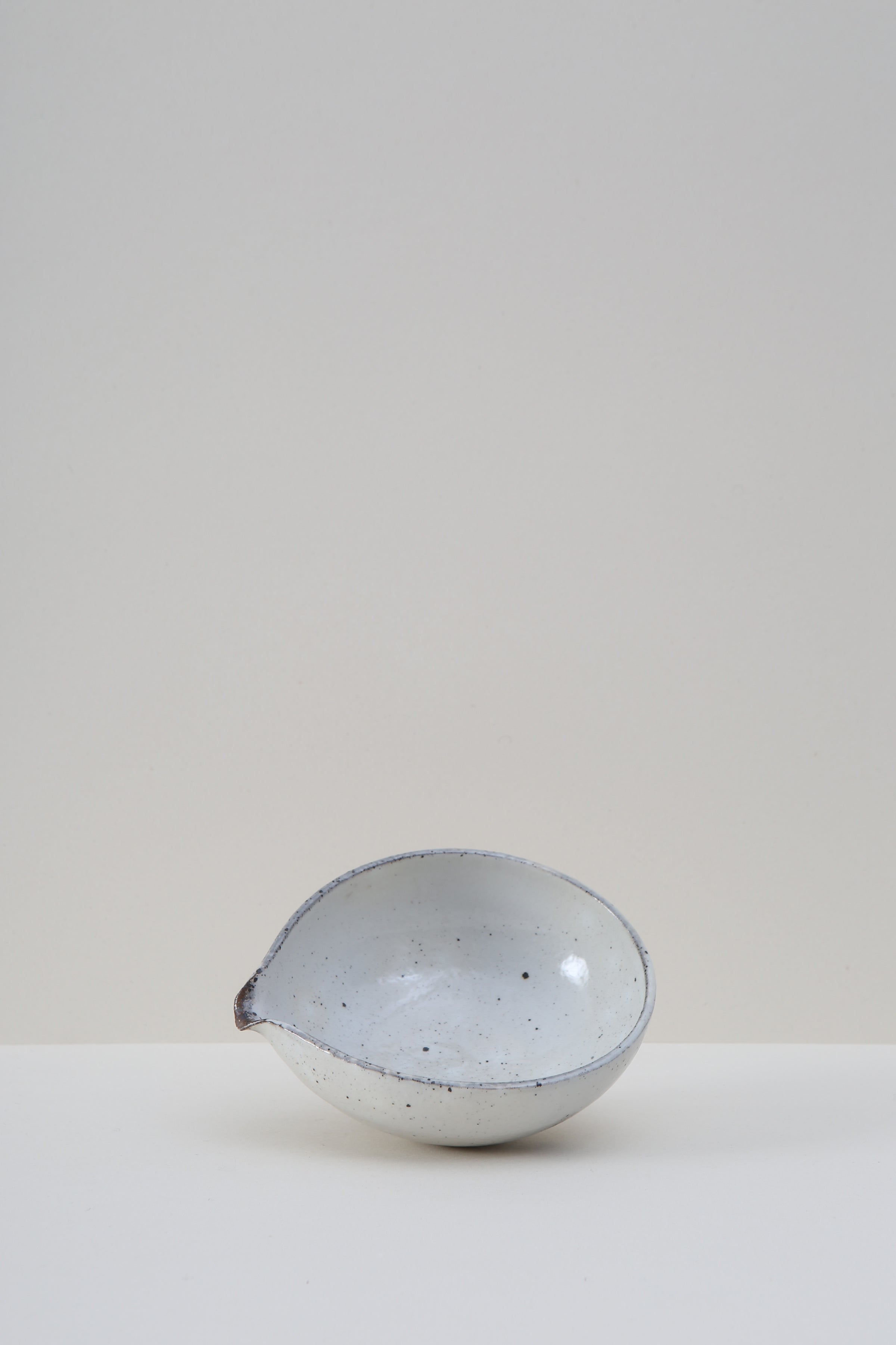 Large Sugu Pouring Bowl